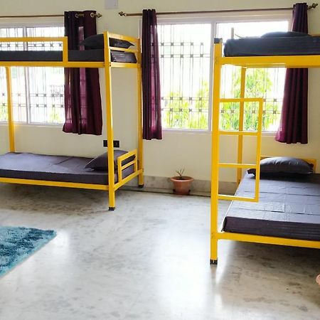 Bunkbread Siliguri Hostel Kültér fotó