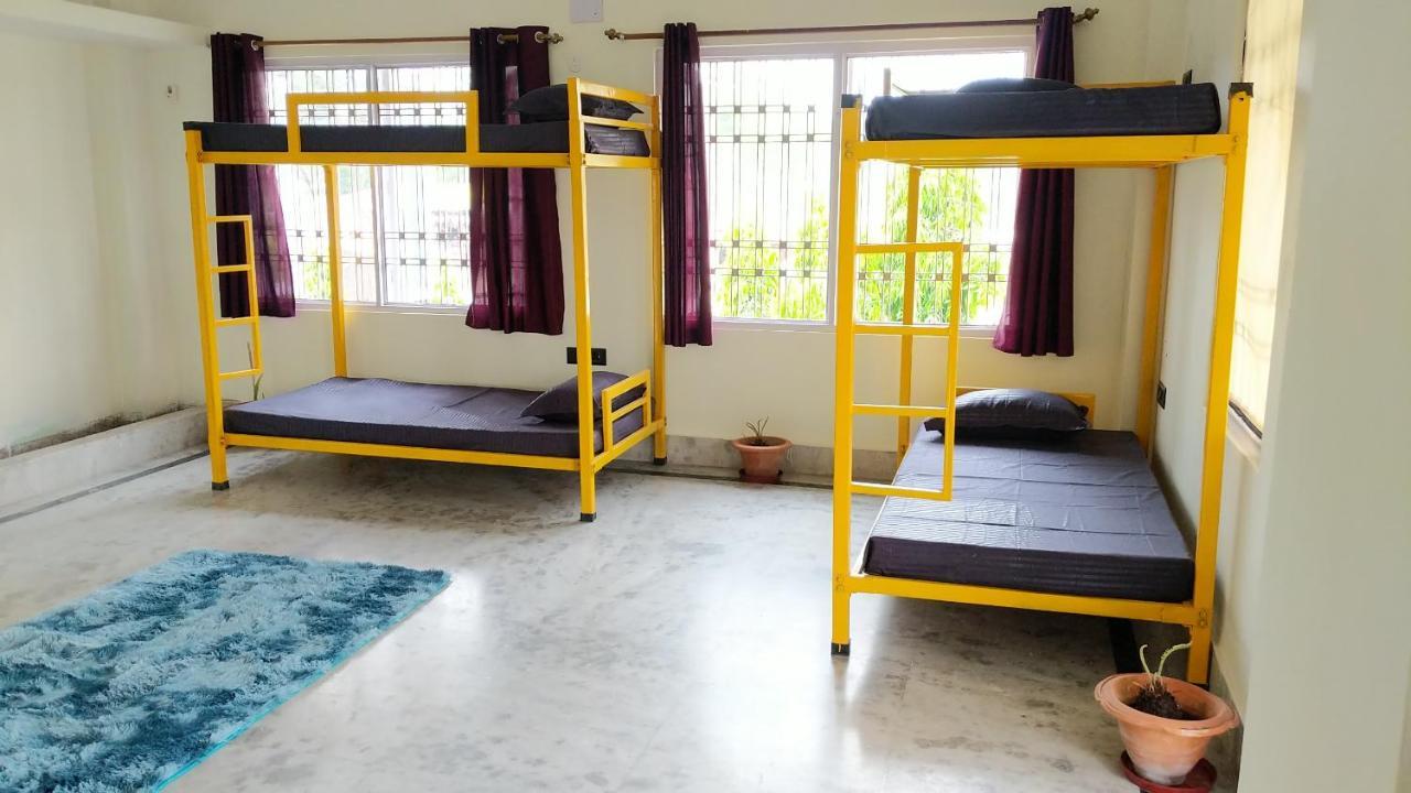 Bunkbread Siliguri Hostel Kültér fotó