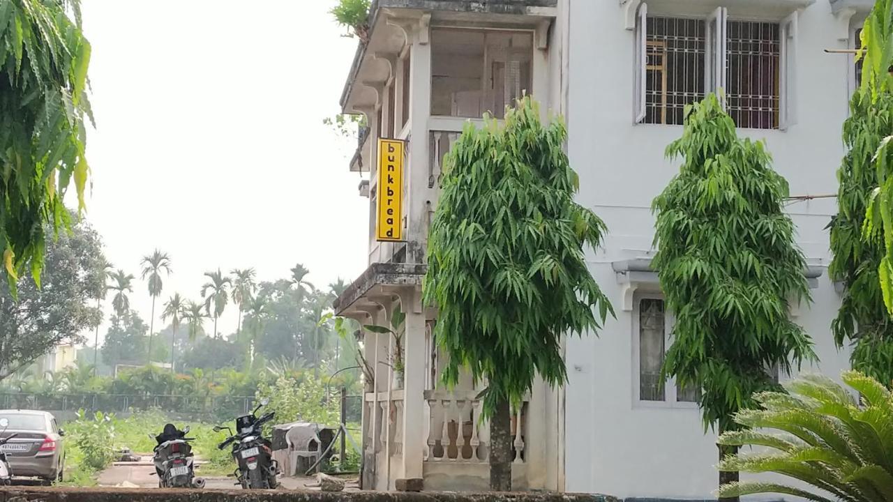 Bunkbread Siliguri Hostel Kültér fotó