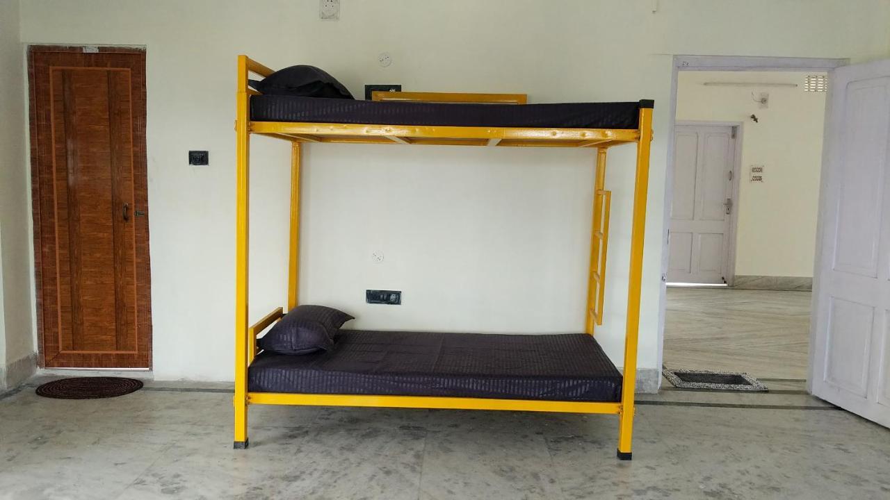 Bunkbread Siliguri Hostel Kültér fotó