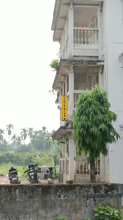 Bunkbread Siliguri Hostel Kültér fotó