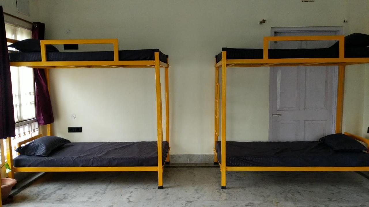 Bunkbread Siliguri Hostel Kültér fotó